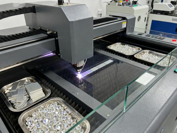 紅外皮秒激光切割機：不止珠寶加工！多領域鋯石薄片切割的全能設備